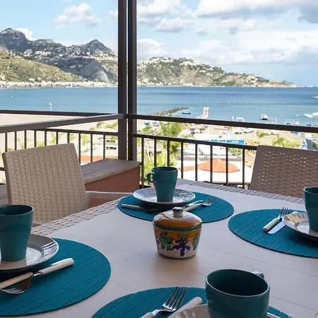 Casablu, Un Delizioso Bilocale Sulla Baia Di Naxos Giardini Naxos