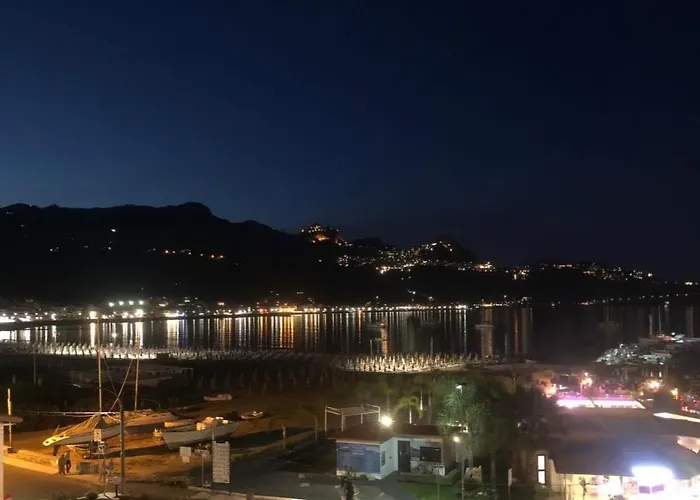 Casablu, Un Delizioso Bilocale Sulla Baia Di Naxos Apartment