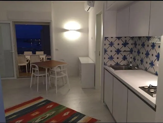 Apartman Casablu, Un Delizioso Bilocale Sulla Baia Di Naxos Giardini Naxos